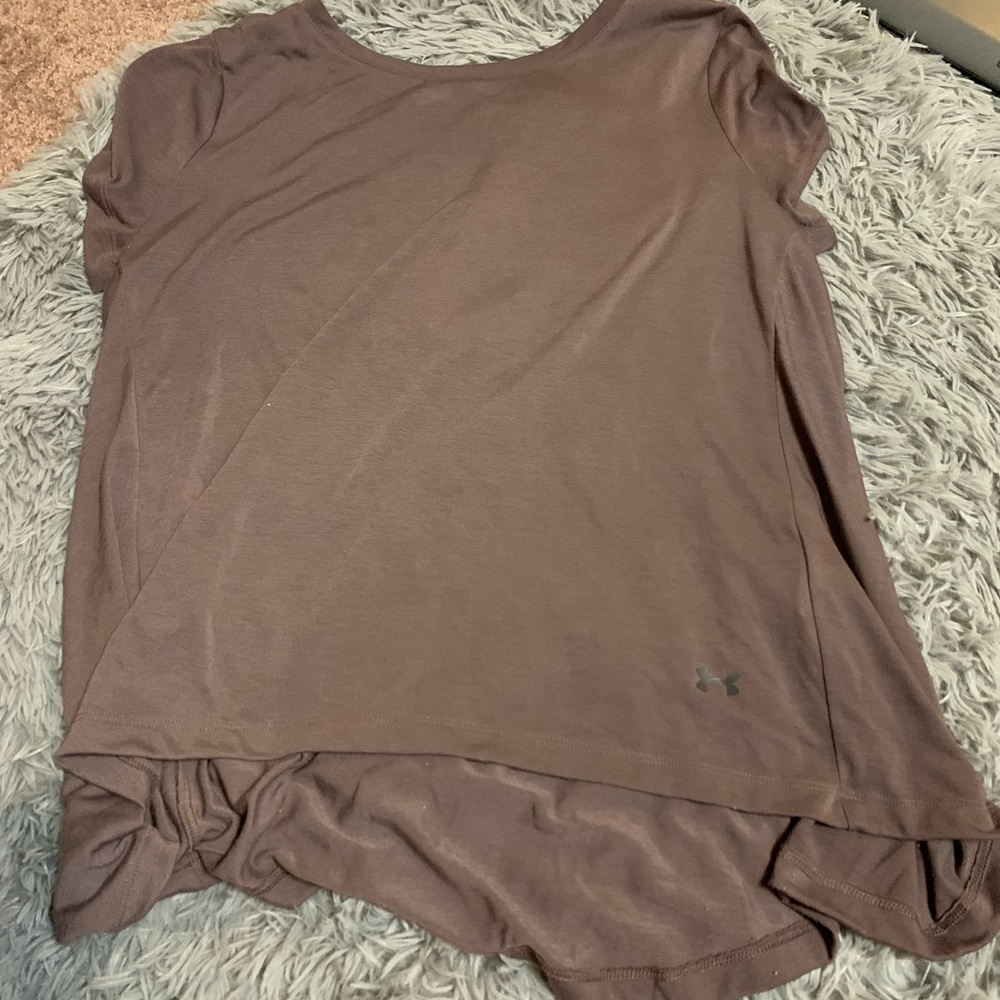 Under armor grey T-shirt